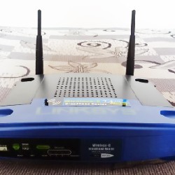 Bộ phát wifi Linksys WRT54GL Wireless-G 19570