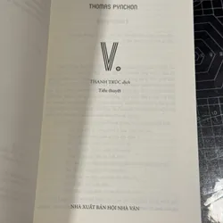 V. - Thomas Pynchon 695253