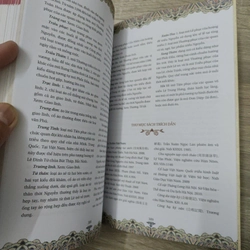 Ngàn Năm Áo Mũ - Lịch Sử Trang Phục Việt Nam 1009 - 1945 - Trần Quang Đức  530443