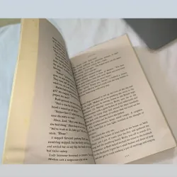 Historical Fiction / Young Adult – Laurie Halse Anderson | CHAINS (từng ẩm nhẹ) 749598