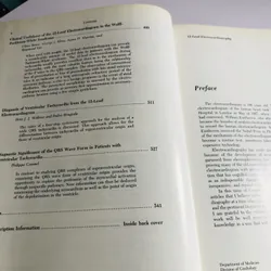 CARDIOLOGY CLINICS – 12 - lead electrocardiography - BÌA CỨNG, KHỔ TO 697884