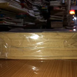 Cô gái khả ái  935269