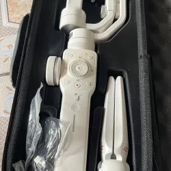 Gimbal chống rung Zhiyun Smooth 4, 