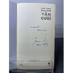 Người trong đau khổ vẫn cười 2018 mới 85% ố nhẹ bụng sách chữ ký tác giả Hamlet Trương HPB1607 VĂN HỌC 916053