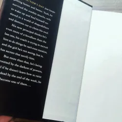 Chronicles of Nick #2 -
Invincible
- Sherrilyn Kenyon 723119