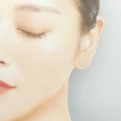 Bông tai mini bướm Graph - Hàng hiệu Authentic 843401