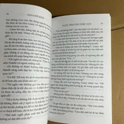 Nghe tình yêu thức dậy (gáy góc trên bị lỗi) 561871