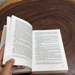 II Tác Phẩm Kinh Điển: Tiếng Chim Hót Trong Bụi Mận Gai - COLLEEN McCULLOUGH - 2005 1032299