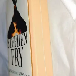 Sách ngoại văn cũ khổ bỏ túi – Moab Is My Washpot (Stephen Fry) | Bìa mềm 748384