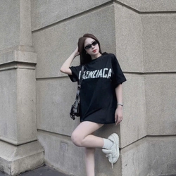 ÁO THUN NỮ OVERSIZE BALENCIAGA - CHẤT NGẦU, MẶC LÊN LÀ CHẤT 538951