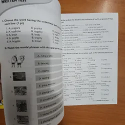 Combo 2 quyển Luyện tập và kiểm tra tiếng Anh lớp 8 và lớp 9 740588