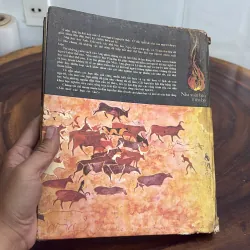 [Xem Kỹ Ảnh] - II Sách Lịch Sử: Con Người Trở Thành Khổng Lồ - 1982 1022276