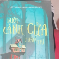 [Sách cũ] Dưới Cánh Cửa Thầm Thì TJ Klune (gần như mới, giá tốt)