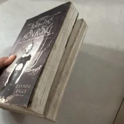Thành phố hồn rỗng/ trẻ đặc biệt của cô Peregrine - Ransom Riggs 747890