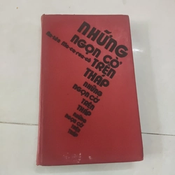 Những ngọn cờ trên tháp 