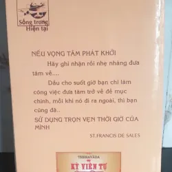 Sách Sống Trong Hiện Tại của H.E. LIM - Tái Bản ấn tượng 680564
