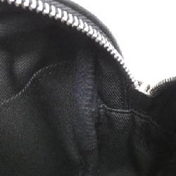 Túi đeo chéo Louis Vuitton Taiga Lama Outdoor M30755 613335