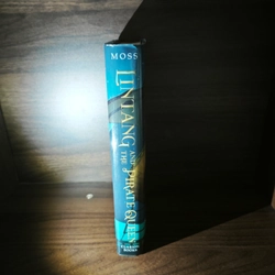 Ngoại văn LINTANG AND THE PIRATE QUEEN - Tamara Moss 548285