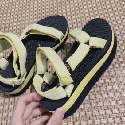 Pass đôi Sandal chính hãng của Teva size 38