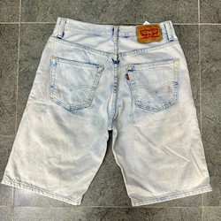 Sort Levi’s nguyên bản … 