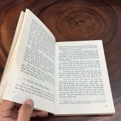 II Văn Học: Văn Thơ Hồ Chí Minh _ Tác Phẩm Và Dư Luận - 2002 999256