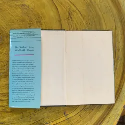 THE GUIDE TO LIVING WITH BLADDER CANCER 1022727