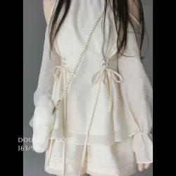 Set lụa 2 món áo hở vai + quần đùi thanh lịch, trẻ trung, thoải mái