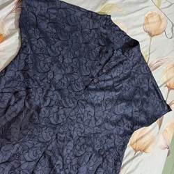 Đầm nữ thuê hoa nổi màu xanh đen - 60kg trở lên - còn mới 90%