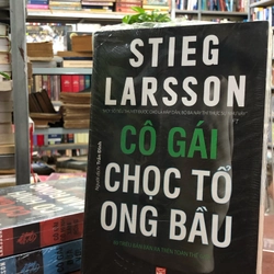 STIEG LARSSON- Cô gái có hình xăm rồng - Cô gái đùa với lửa - Cô gái chọc tổ ong bầu 367286