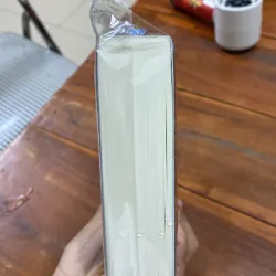 Đứa trê được nuôi trong chuồng chó  1047028