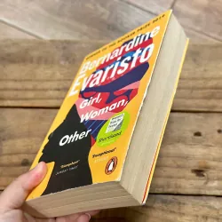 Girl, Woman, Other - Bernardine Evaristo 737126