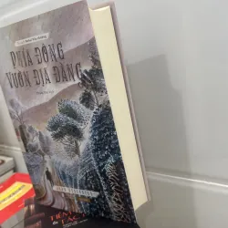 Phía đông vườn địa đàng - Bìa Cứng 760100