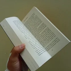 A slow fire burning, sách ngoại văn tiếng Anh english book tiểu thuyết  695856