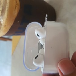 Cần bán Airpods pro gen 2, pin trâu , sạc k dây 15704