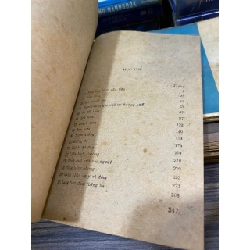 Giữa bình thường - Nguyễn Mạnh Tuấn 747245