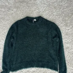 Áo len lồn thỏ HM size XS màu xanh lá  937268