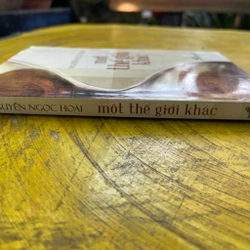 MỘT THẾ GIỚI KHÁC- NGUYỄN NGỌC HOÀI 538241