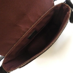 Túi đeo vai Louis Vuitton Monogram Macassar District PM M40935 610077