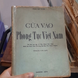 Cửa vào phong tục Việt Nam 