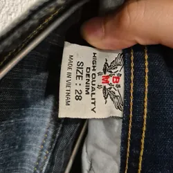 Quần jeans dài nữ Made In Vietnam (sz 28) chính hãng (đã qua sử dụng) 738196