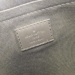 Túi xách Louis Vuitton Monogram Shadow Pochette Discovery M62903 614975