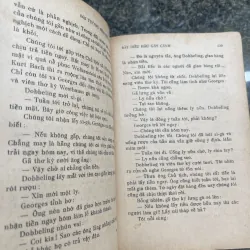Đài tưởng niệm đen của bầy diều hâu gãy cánh Erich Maria Remarque XB 1973 787247