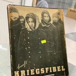 KRIEGSFIBEL (VỠ LÒNG VỀ CHIẾN TRANH) - BERTOLT BRECHT