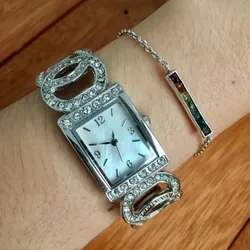 Tặng kèm đơn Váy áo 707010