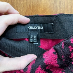 Chân váy nữ Kelly Bùi, size XS (dưới 45kg), vải co giãn tốt. Độ mới cao  357742