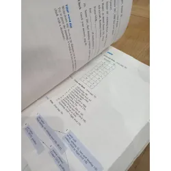 Airspeak: Radiotelephony communication for pilots - F.A.Robertson 598376