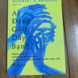 Ai đang giật dây bạn? 