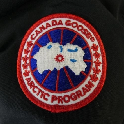 Canada Goose 2302JL MACKENZIE Áo khoác lông vũ - Hàng hiệu Chính hãng 819353