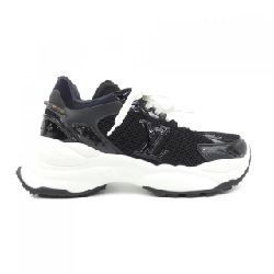 Giày sneaker dòng Run 55 của Louis Vuitton