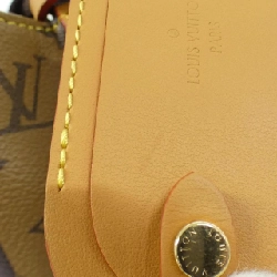 Túi đeo chéo Louis Vuitton Monogram Stripe (LV Squared) Randonée Messenger M45968 612945